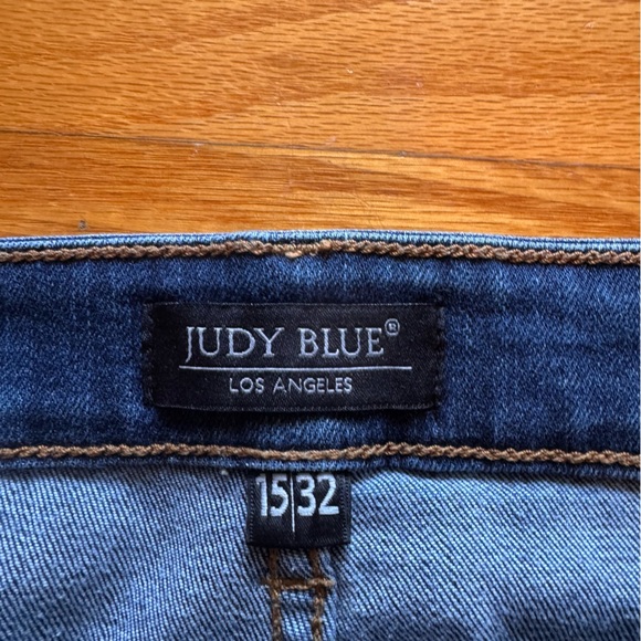 Judy Blue Dark Wash relaxed fit high rise Jeans - Picture 6 of 8